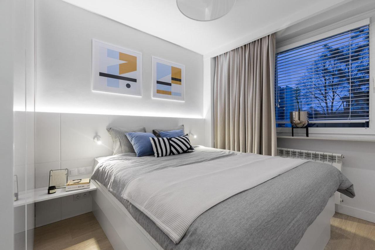 Apartament Bielany 3 Min From Metro With 5-Meals Per Day Diet Catering, Air Conditioning And Free Parking Warschau Buitenkant foto
